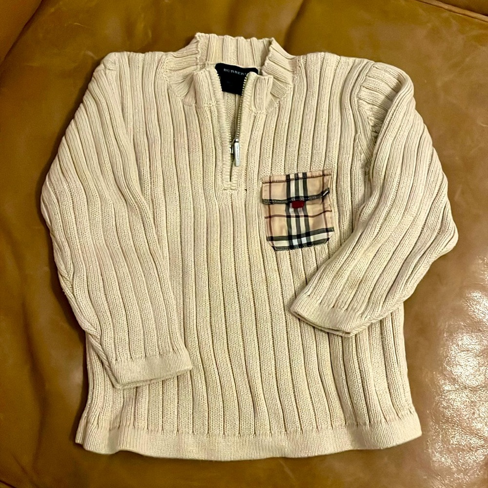 Burberry boys sweater with pocket